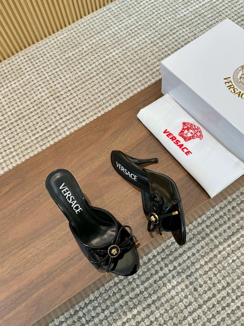 Bold Gxvxnchy Sandals 153035