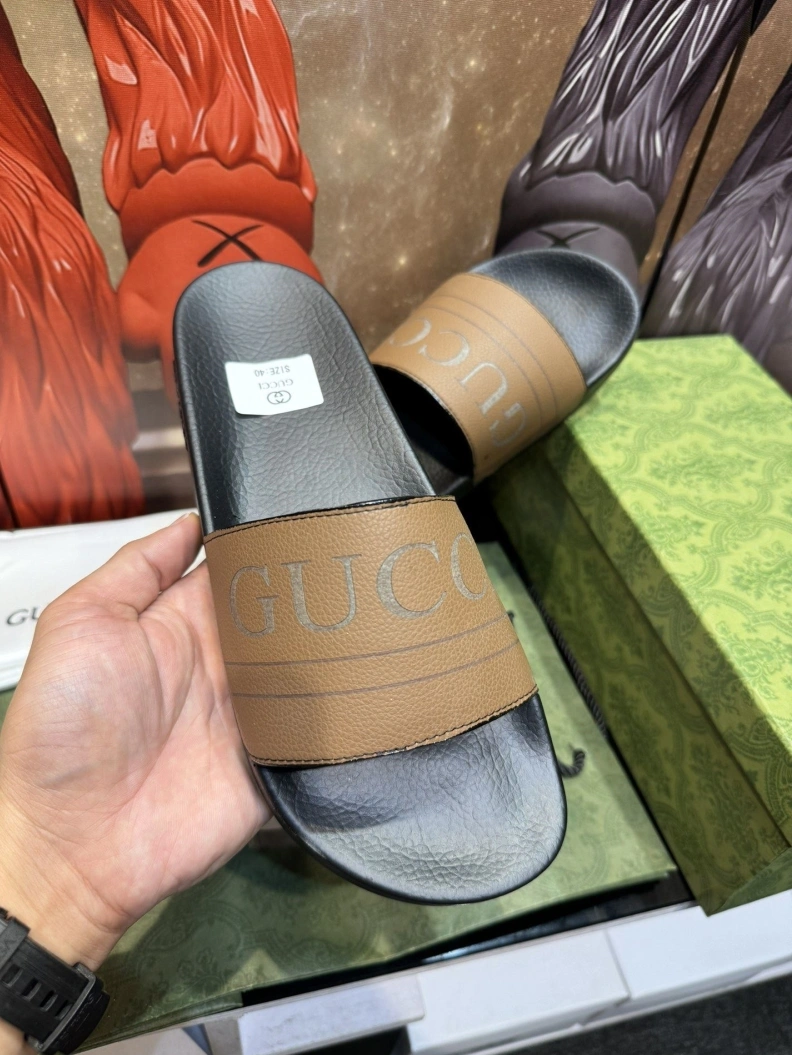 Fashionable Gxccx Slippers 158372