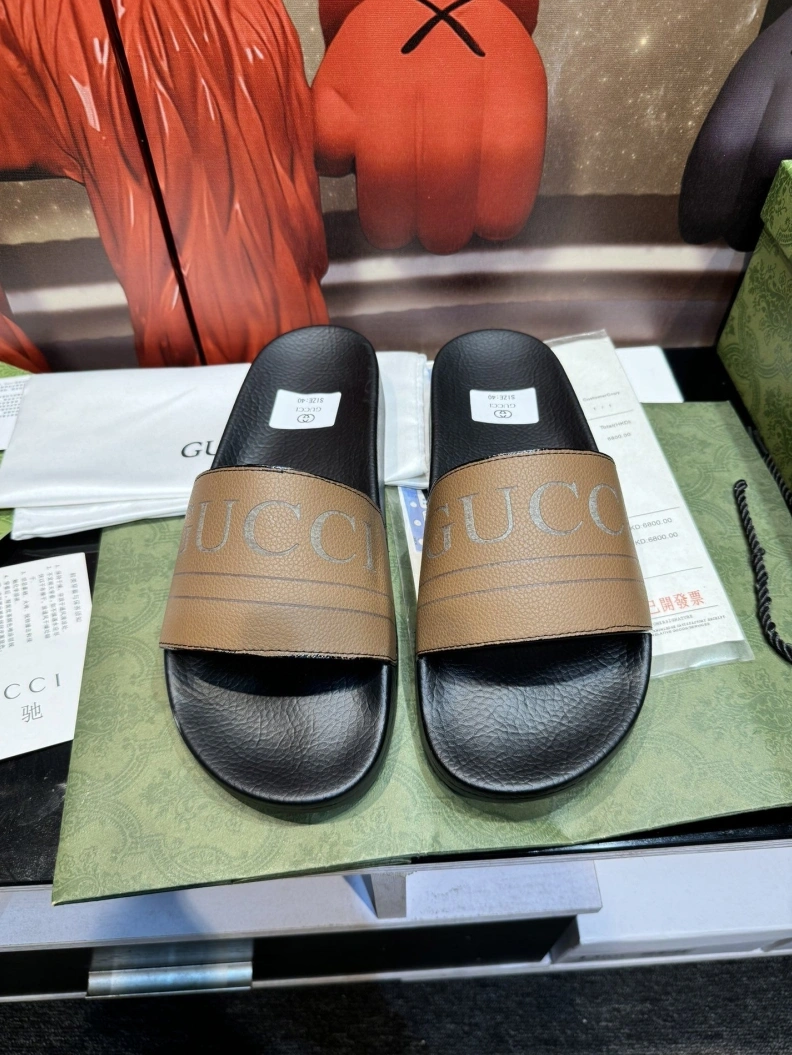 Fashionable Gxccx Slippers 158372