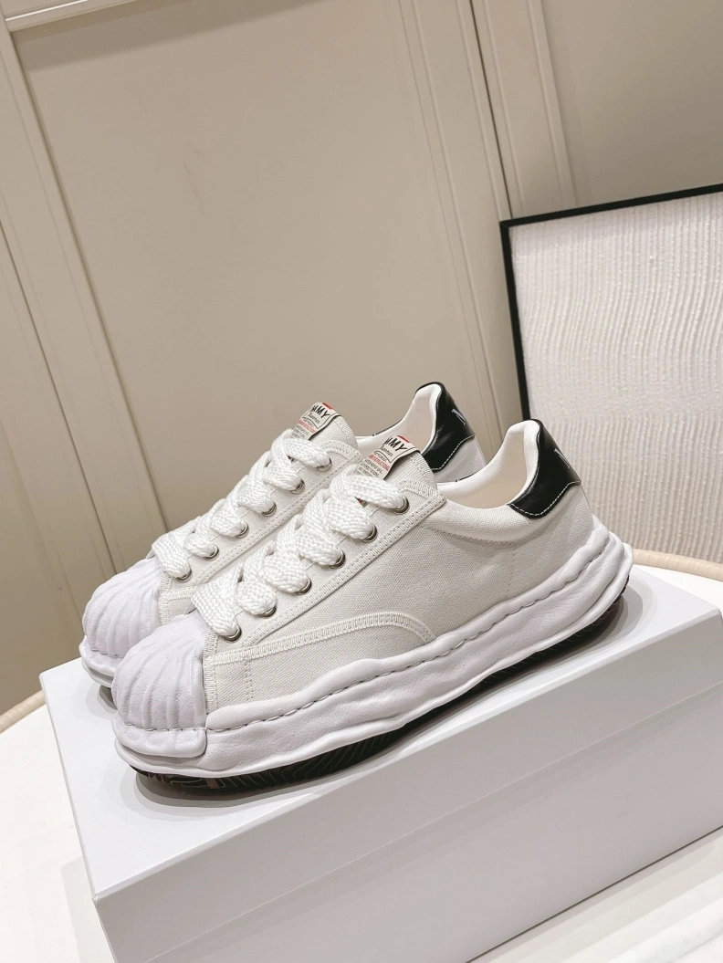 Versatile Othxr Sneakers 212579