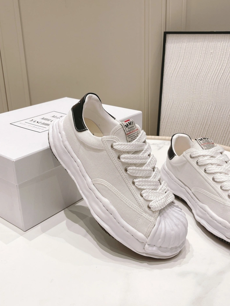 Versatile Othxr Sneakers 212579