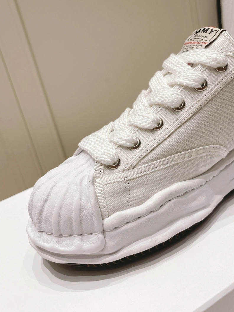 Versatile Othxr Sneakers 212579