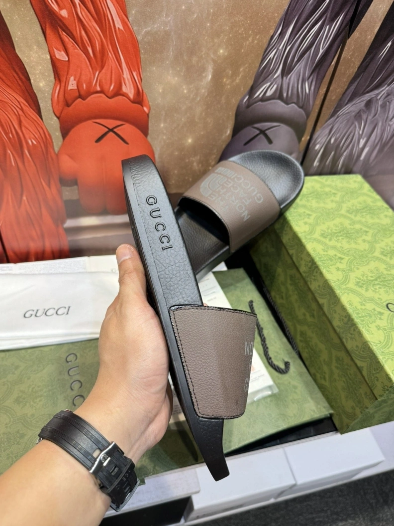 Gxccx Slippers EyeCatching 158370