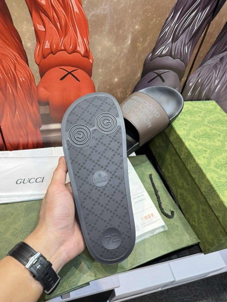 Gxccx Slippers EyeCatching 158370