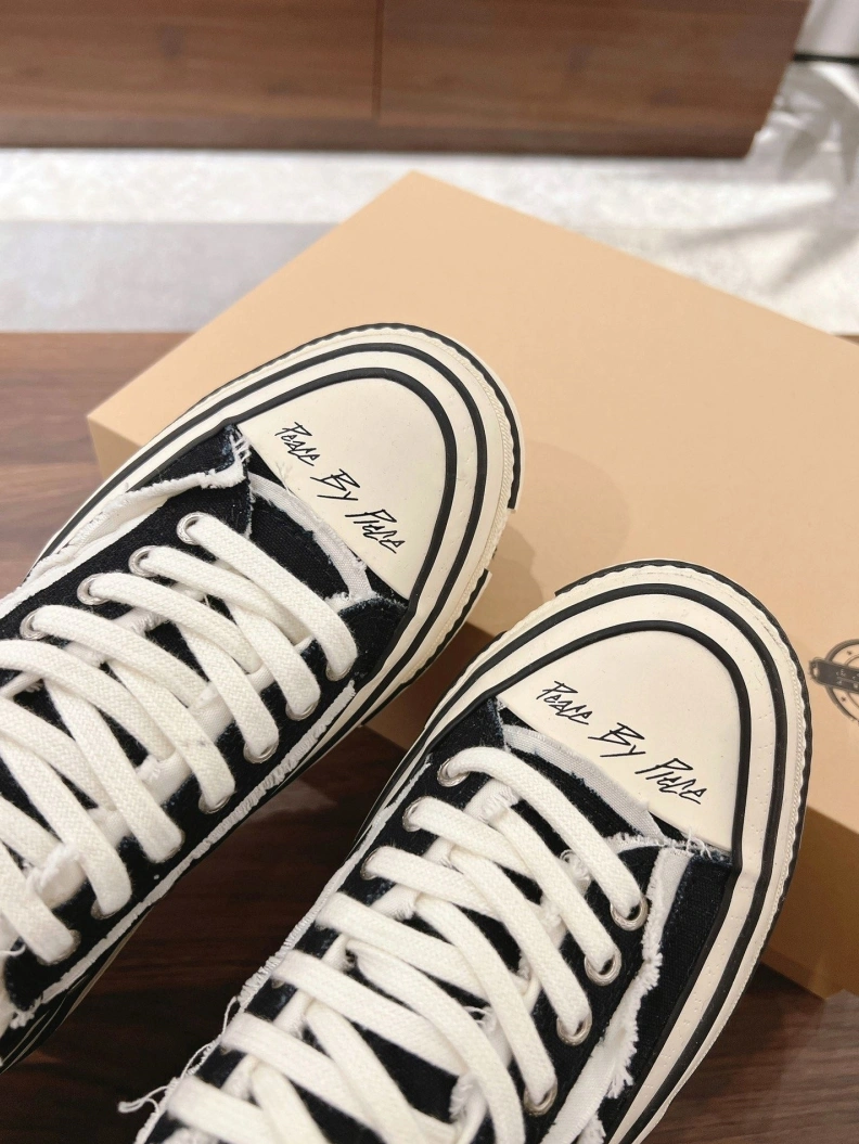 Trendsetting Othxr Sneakers 212556