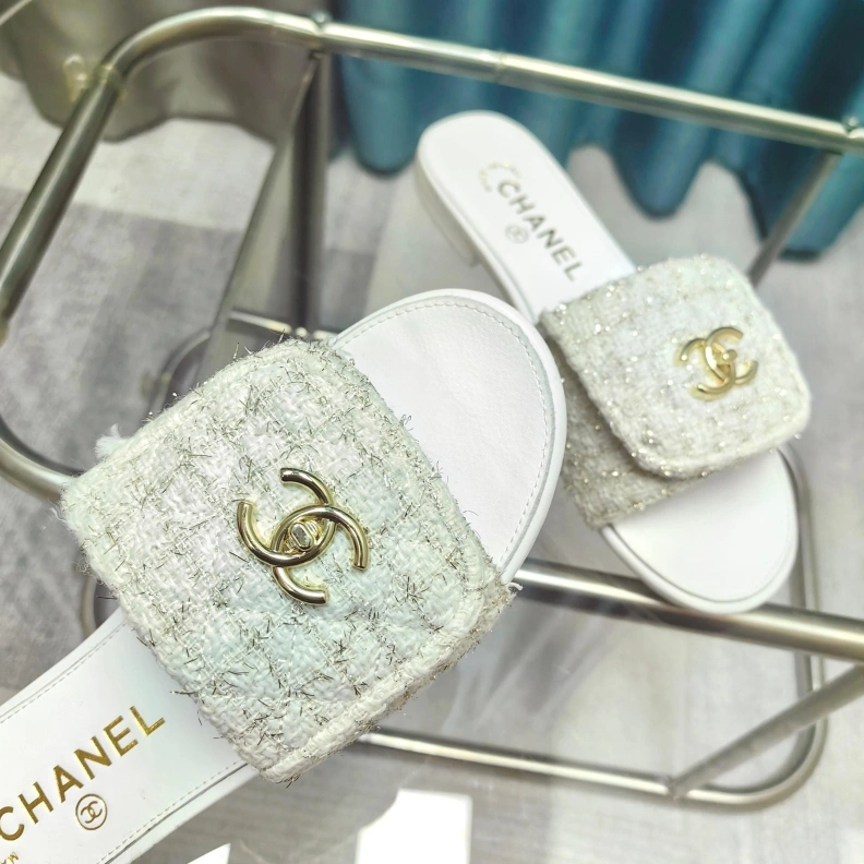 HighQuality Chxnxl Slippers 121769
