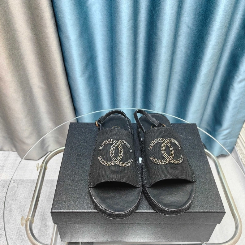 Cozy Chxnxl Slippers 121760