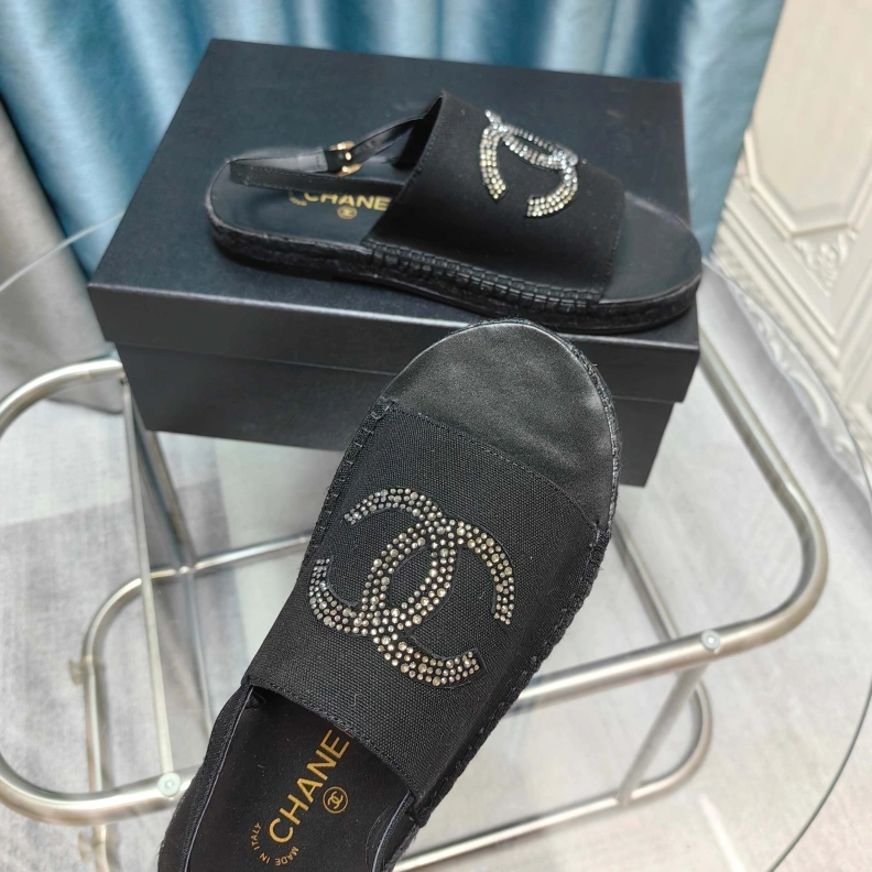 Cozy Chxnxl Slippers 121760