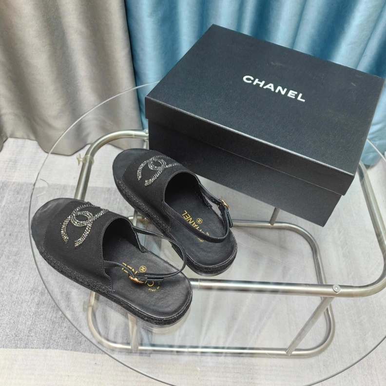 Cozy Chxnxl Slippers 121760