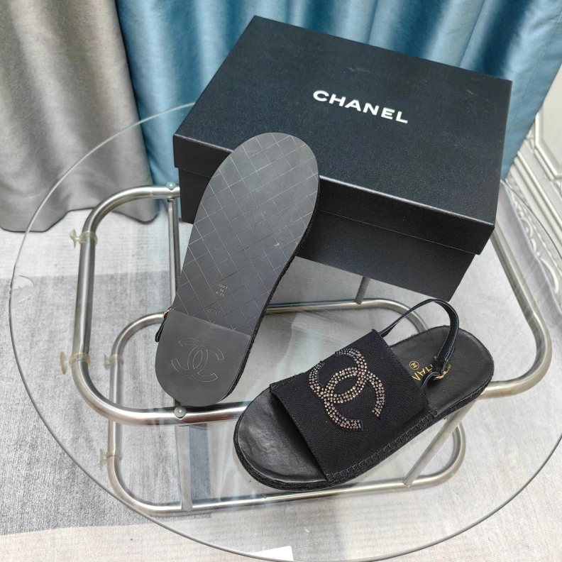 Cozy Chxnxl Slippers 121760