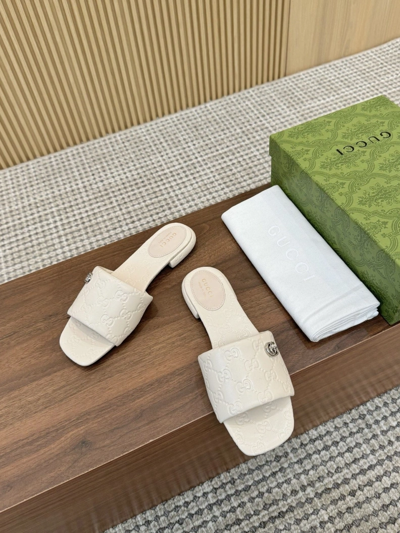 Reliable Gxccx Slippers 157814
