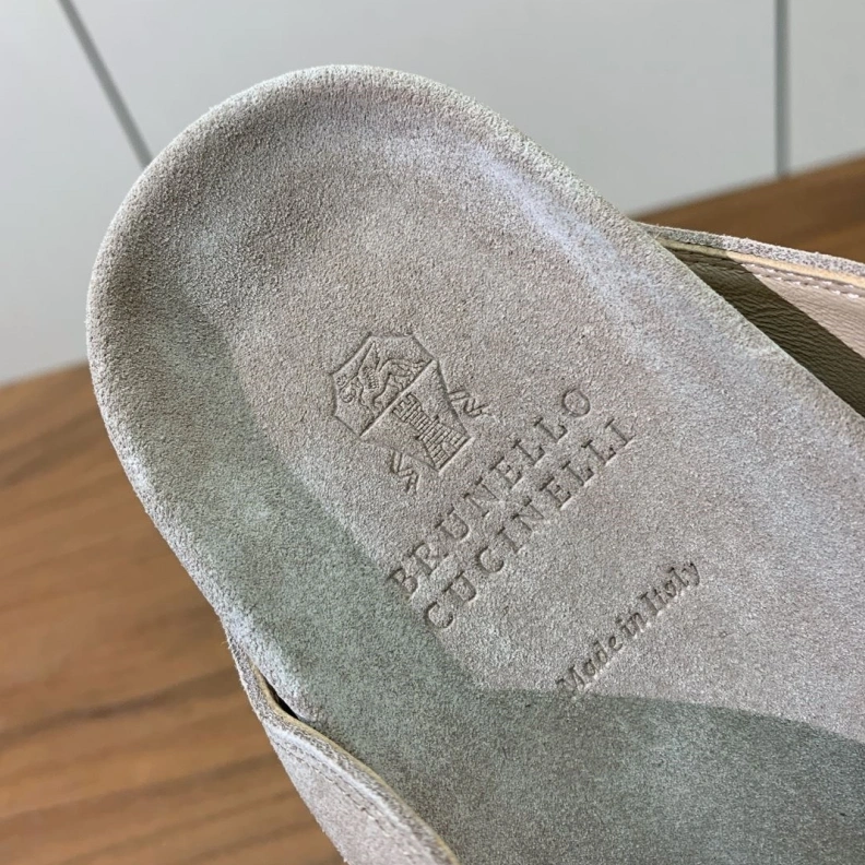 EyeCatching Othxr Slippers 212720