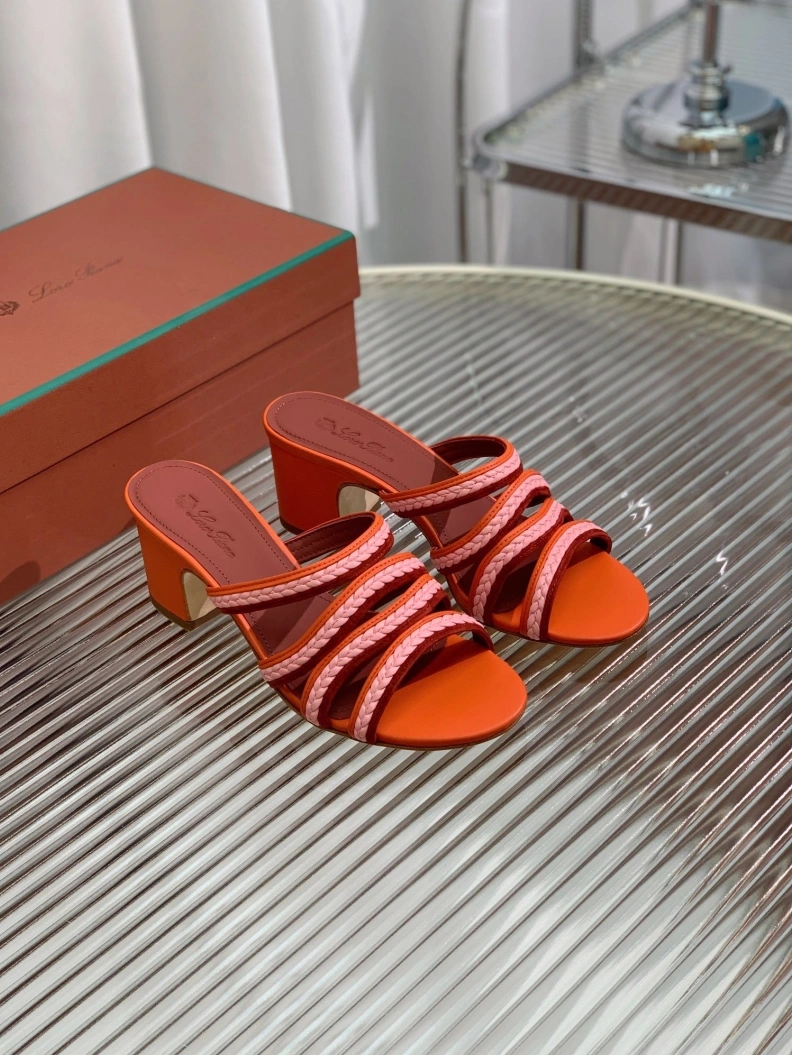 WellDesigned Armxnx slippers 108503