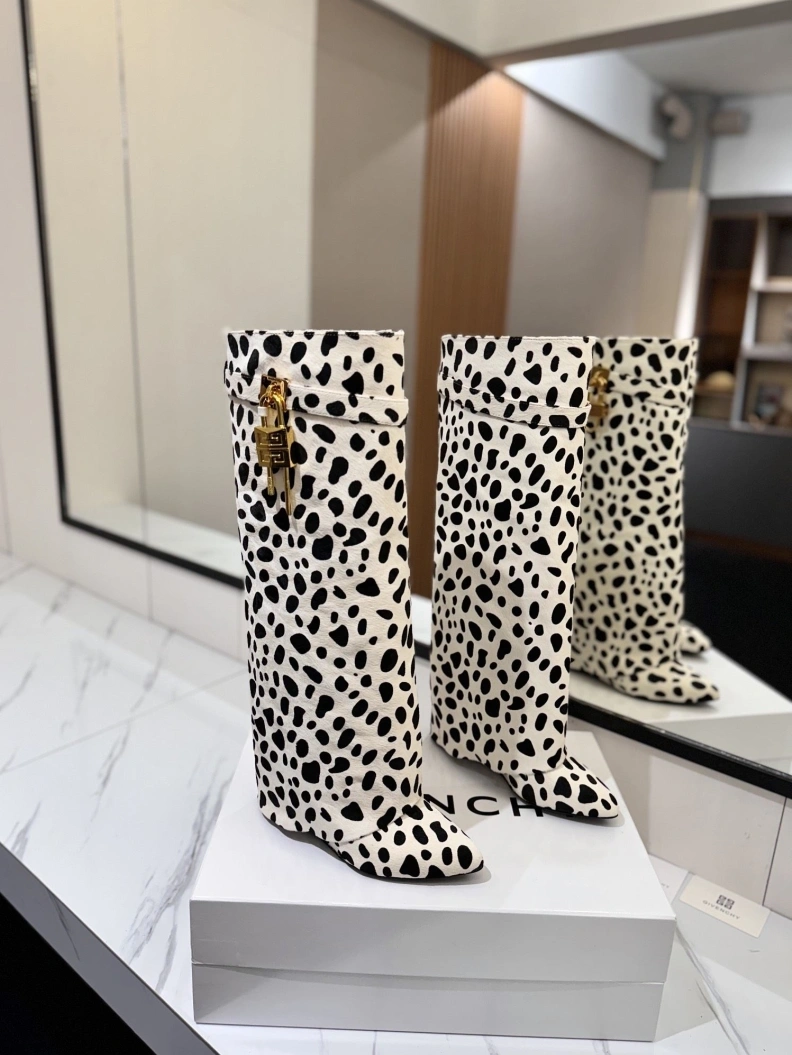 Gxvxnchy Boots Flexible 153242