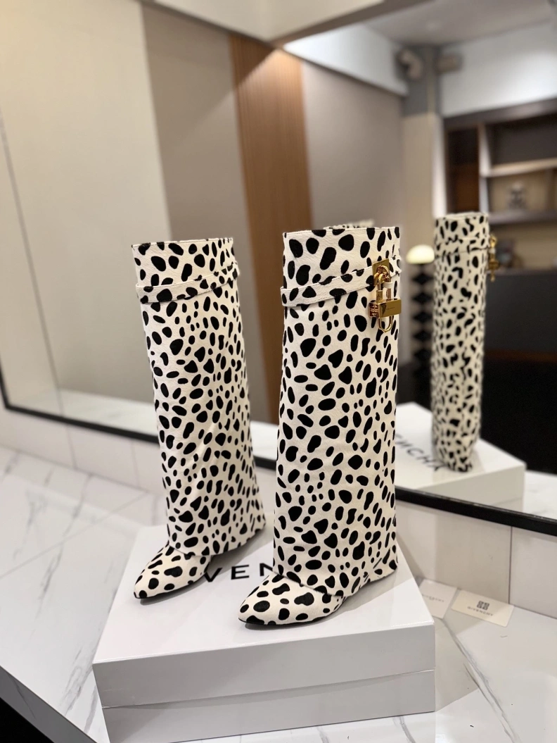 Gxvxnchy Boots Flexible 153242