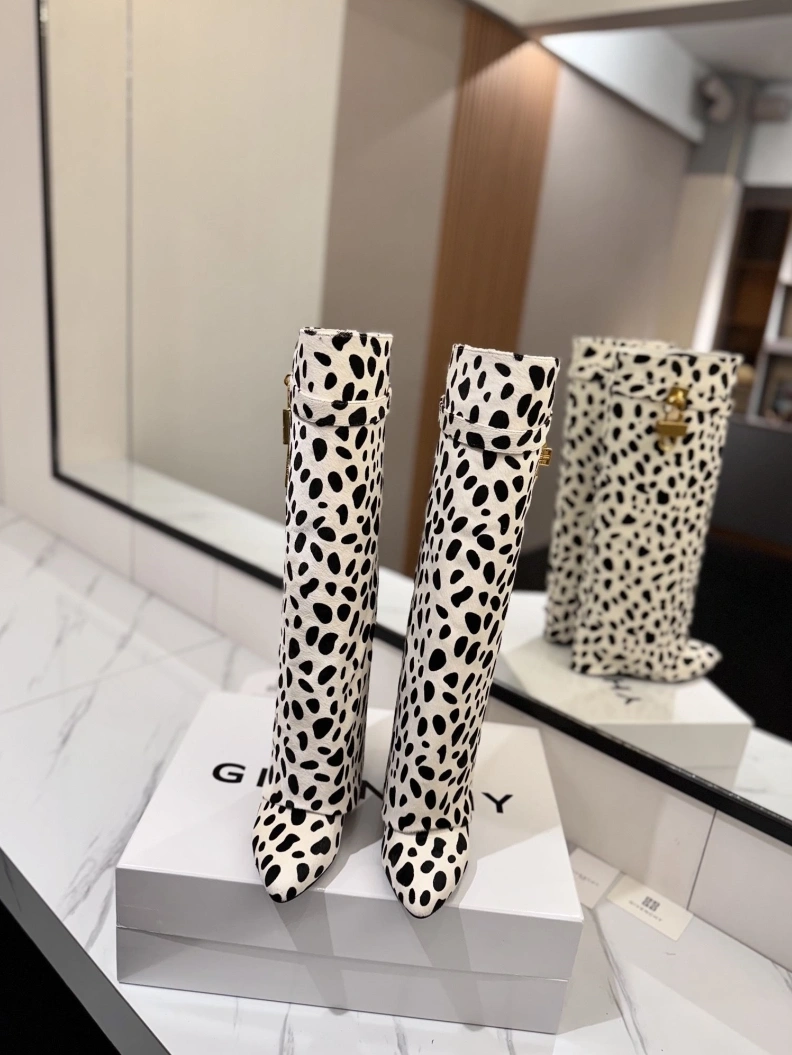Gxvxnchy Boots Flexible 153242