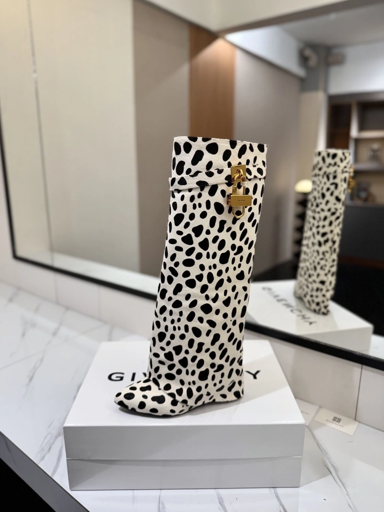 Gxvxnchy Boots Flexible 153242