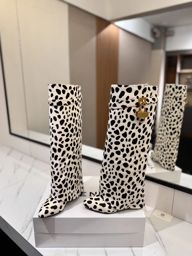 Gxvxnchy Boots Flexible 153242