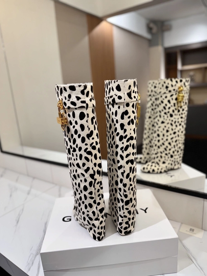 Gxvxnchy Boots Flexible 153242