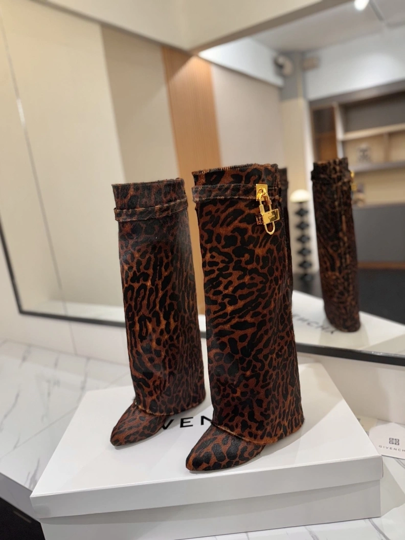 Gxvxnchy Boots Efficient 153235