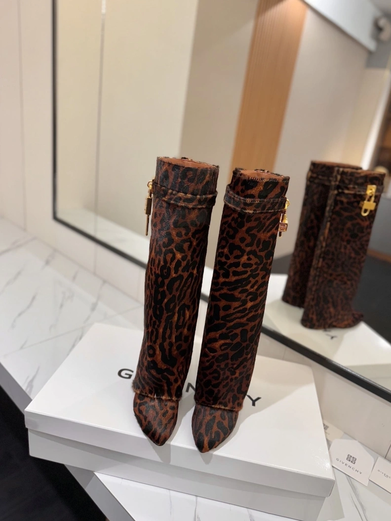 Gxvxnchy Boots Efficient 153235