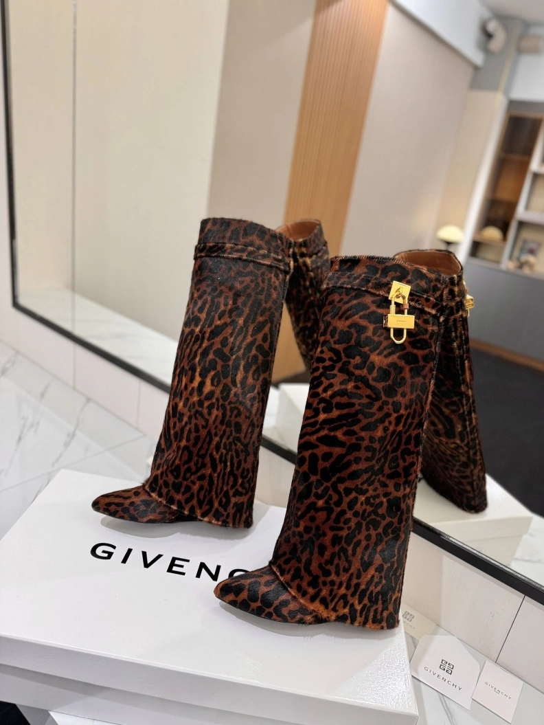 Gxvxnchy Boots Efficient 153235