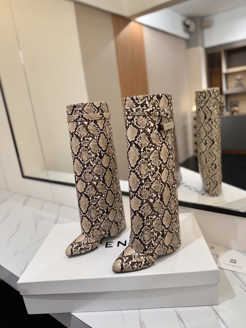 Gxvxnchy Boots Soft 153246