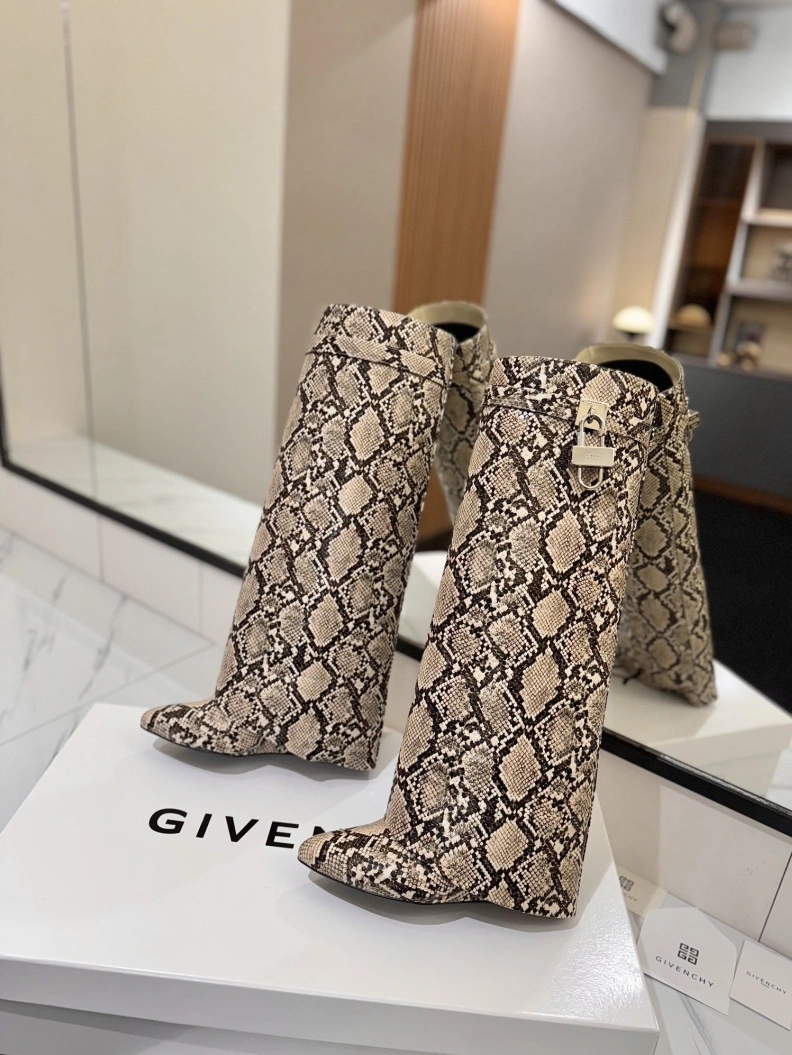 Gxvxnchy Boots Soft 153246