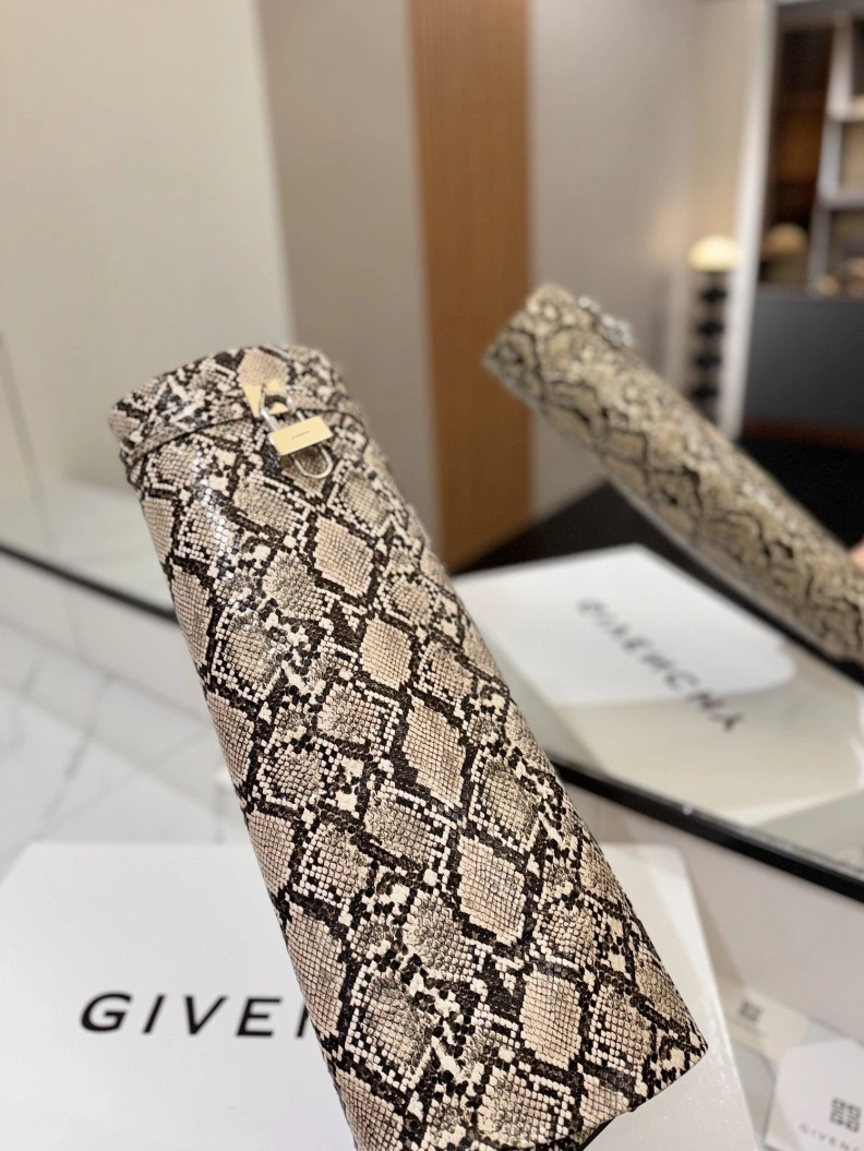 Gxvxnchy Boots Soft 153246