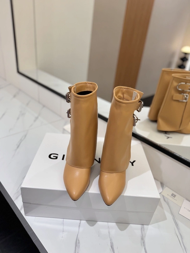 SportInspired Gxvxnchy Boots 153250