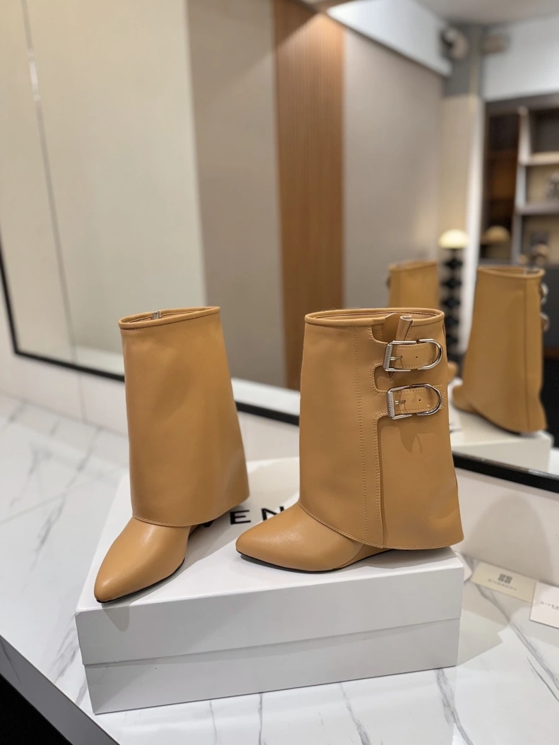 SportInspired Gxvxnchy Boots 153250