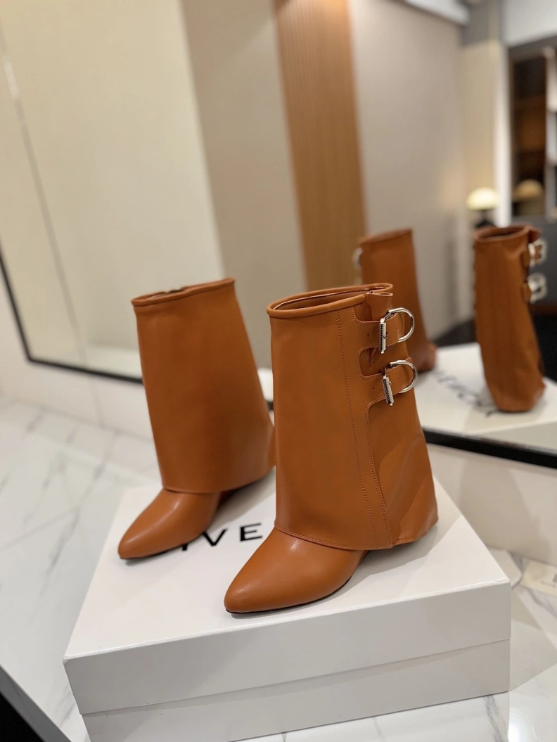 Affordable Gxvxnchy Boots 153231