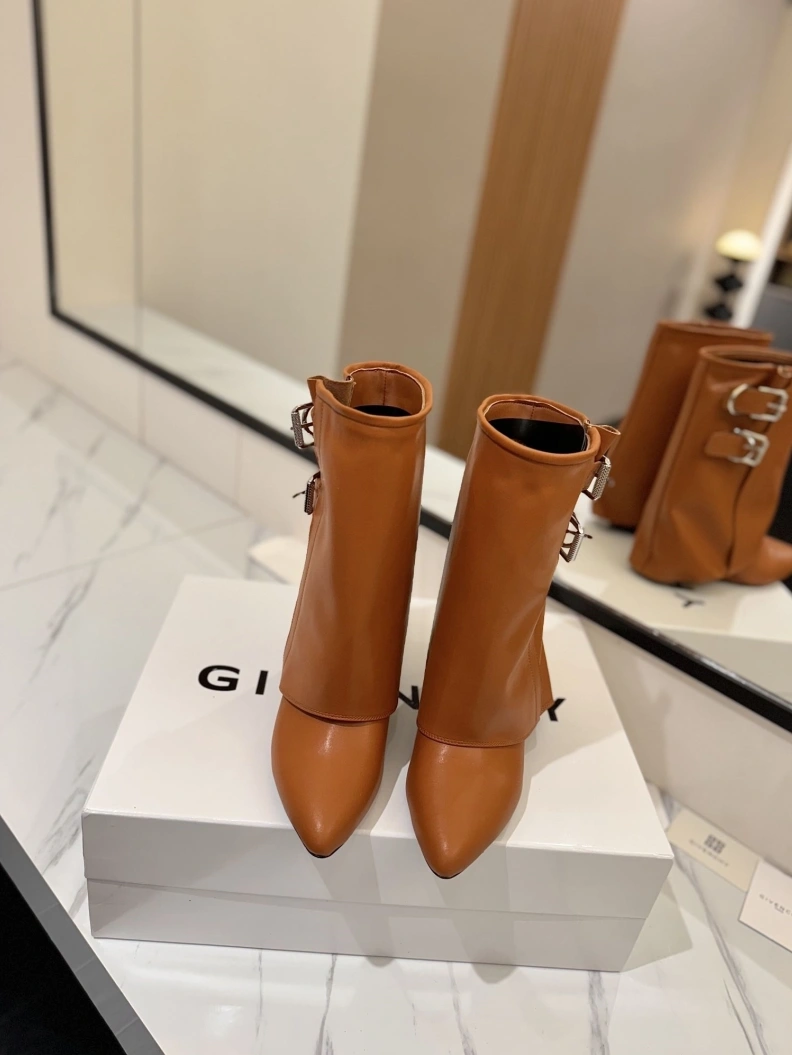 Affordable Gxvxnchy Boots 153231