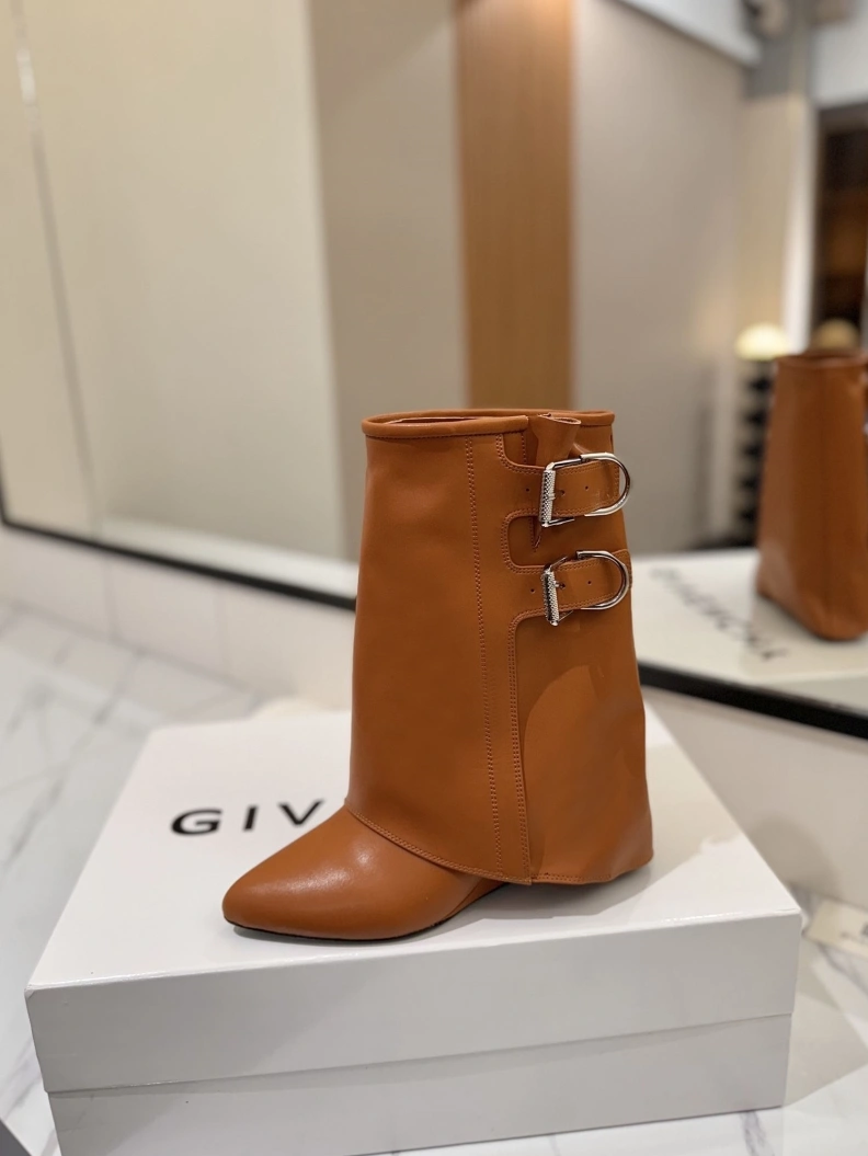 Affordable Gxvxnchy Boots 153231
