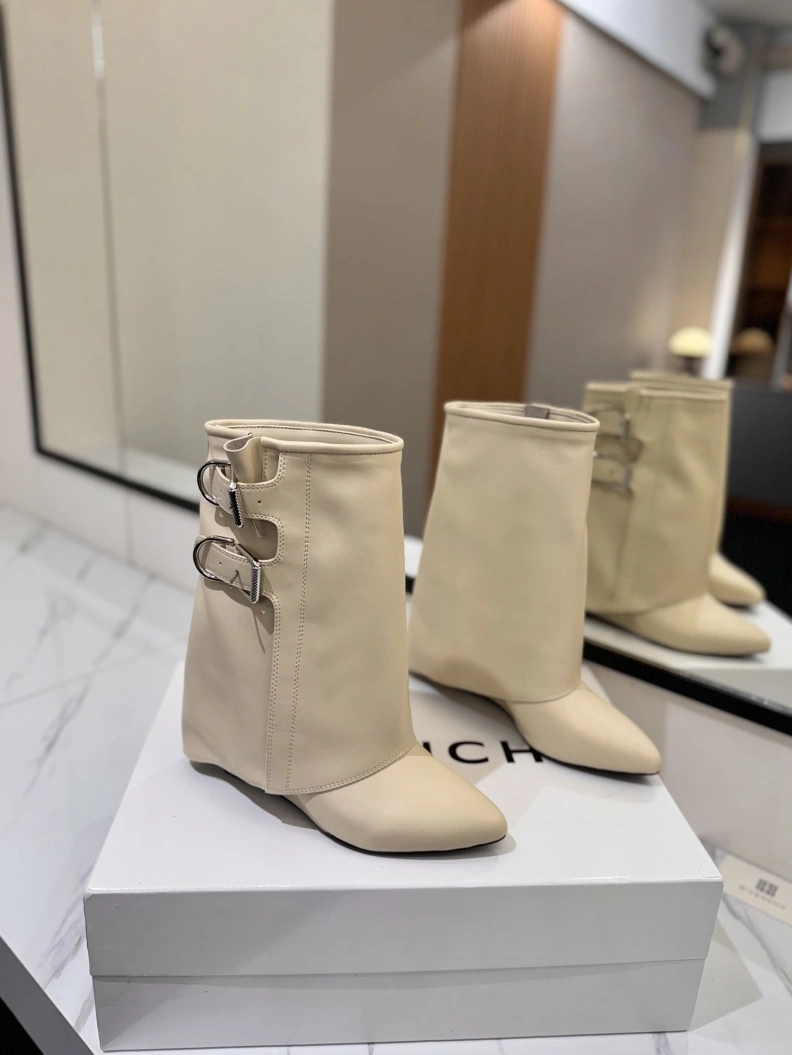 Comfortable Gxvxnchy Boots 153230