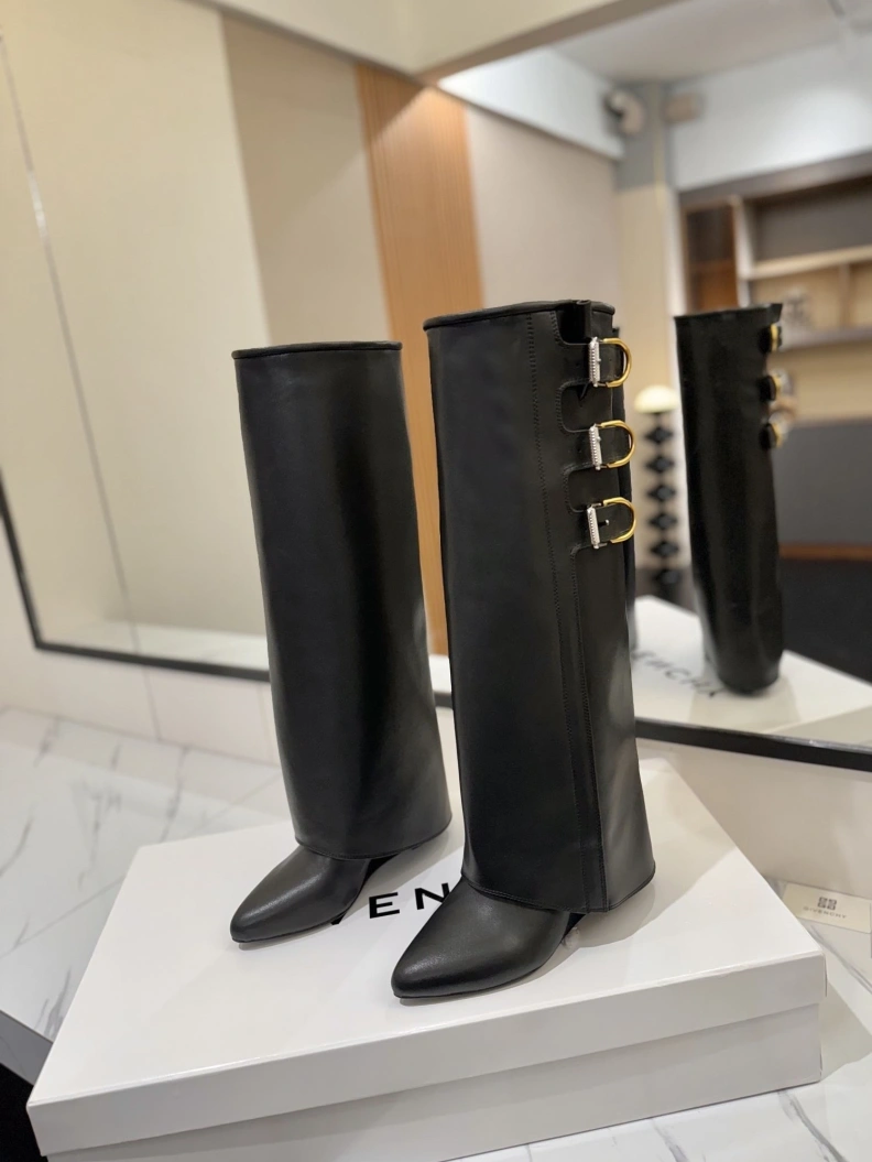 Gxvxnchy Boots Minimalist 153227