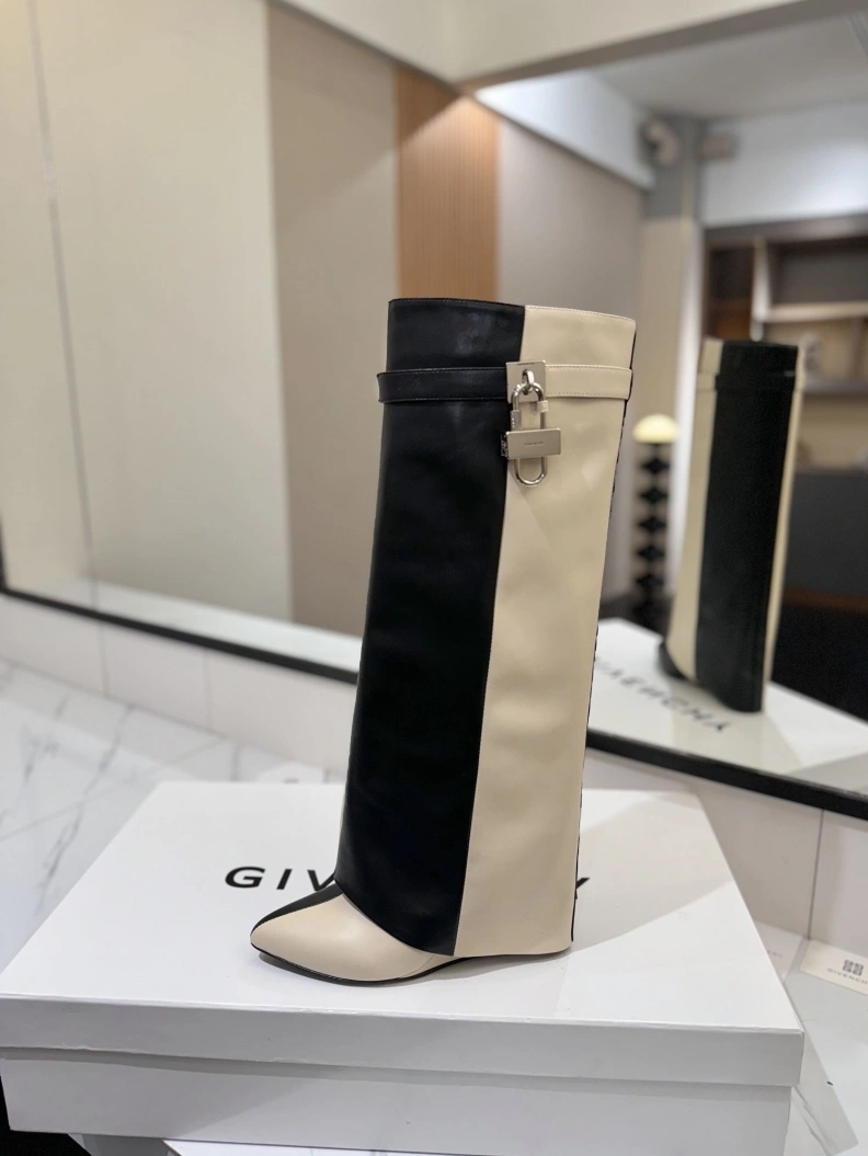 Gxvxnchy Boots Practical 153218