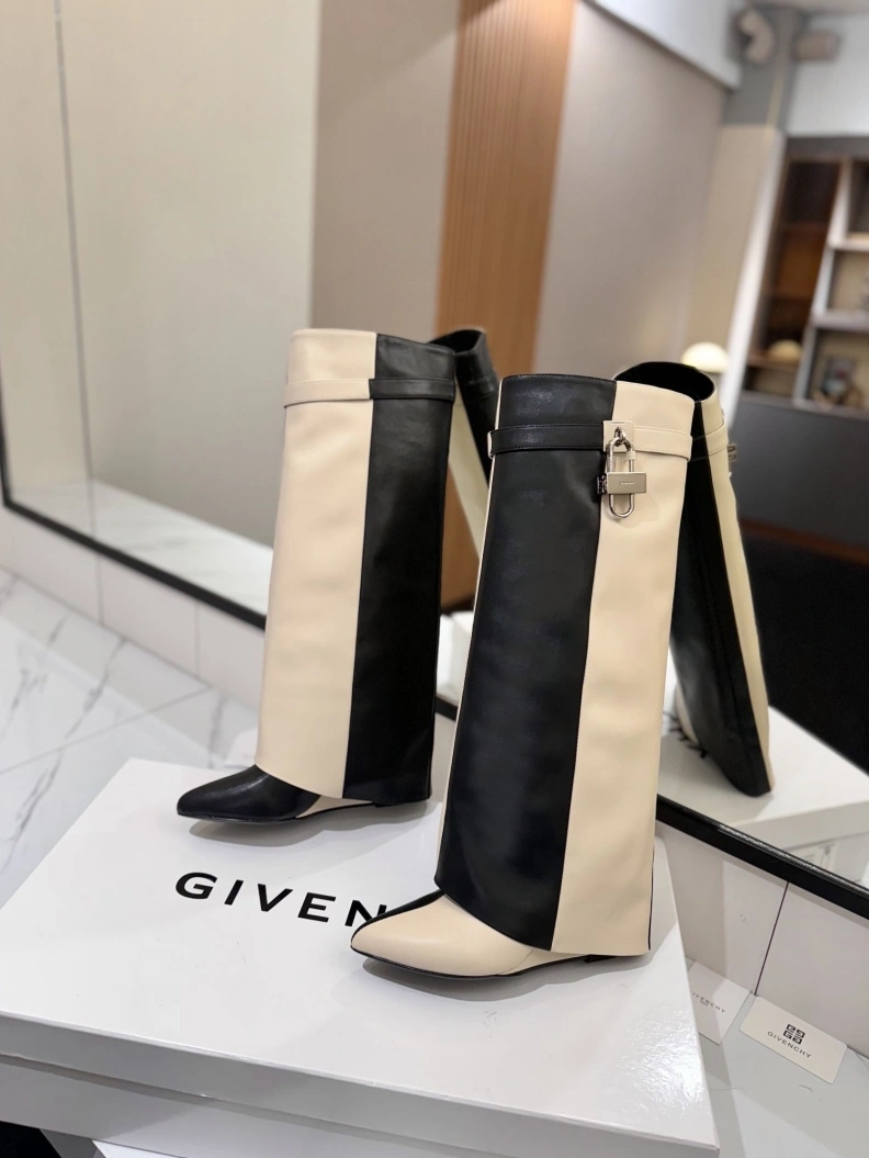 Gxvxnchy Boots Practical 153218