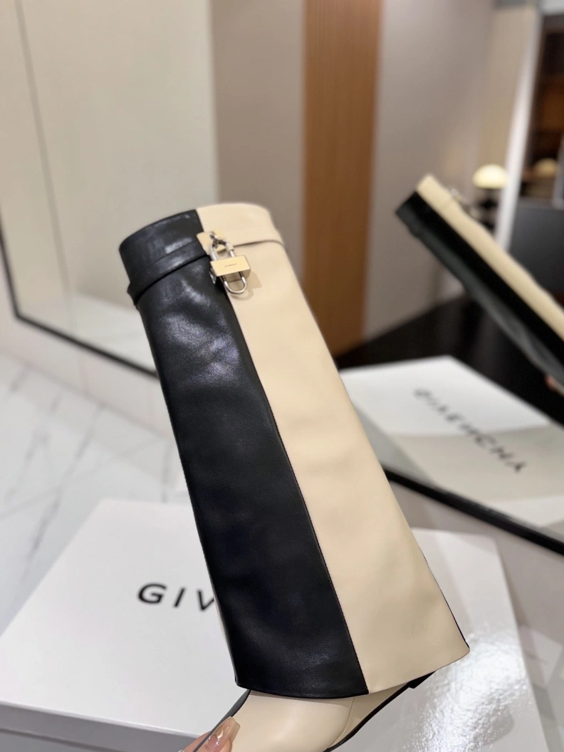 Gxvxnchy Boots Practical 153218
