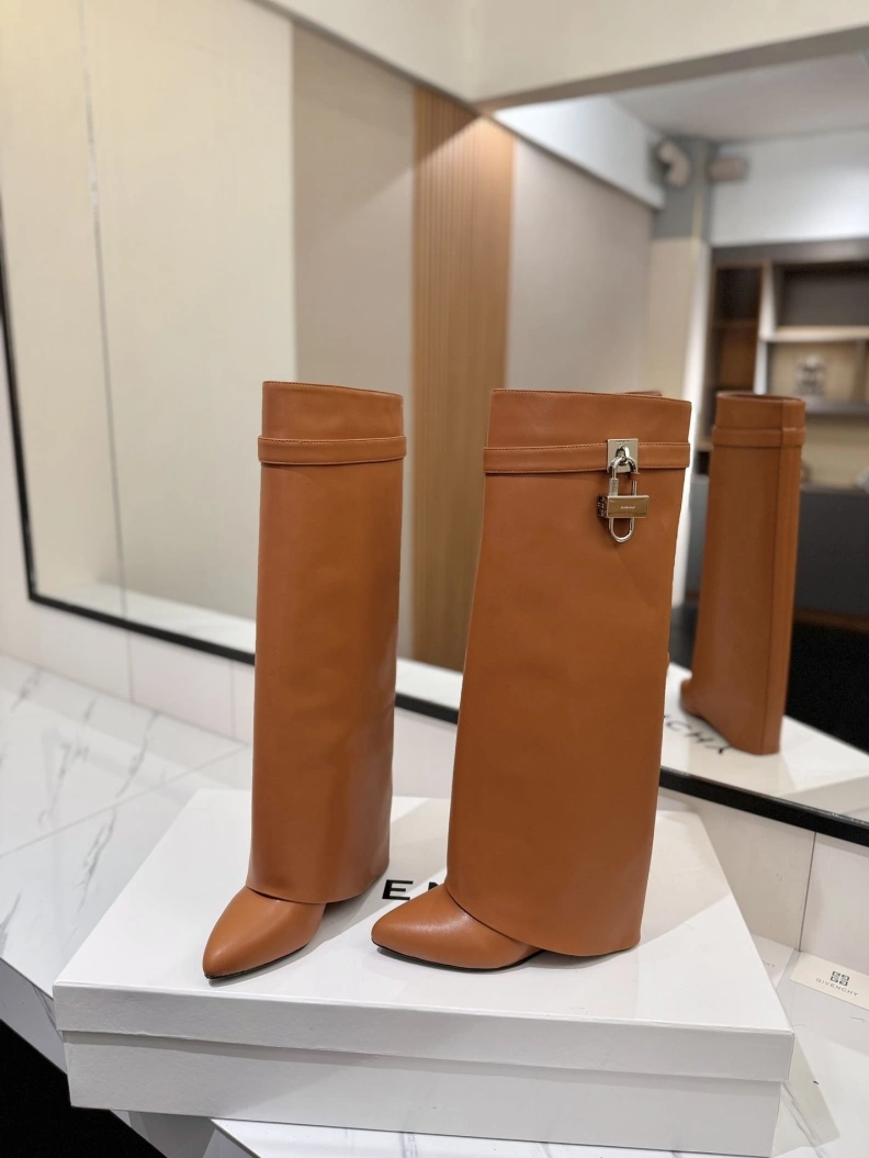 DailyWear Gxvxnchy Boots 153217