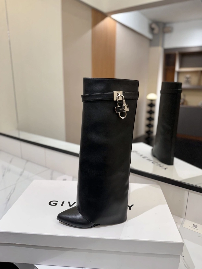 Gxvxnchy Boots Reliable 153213