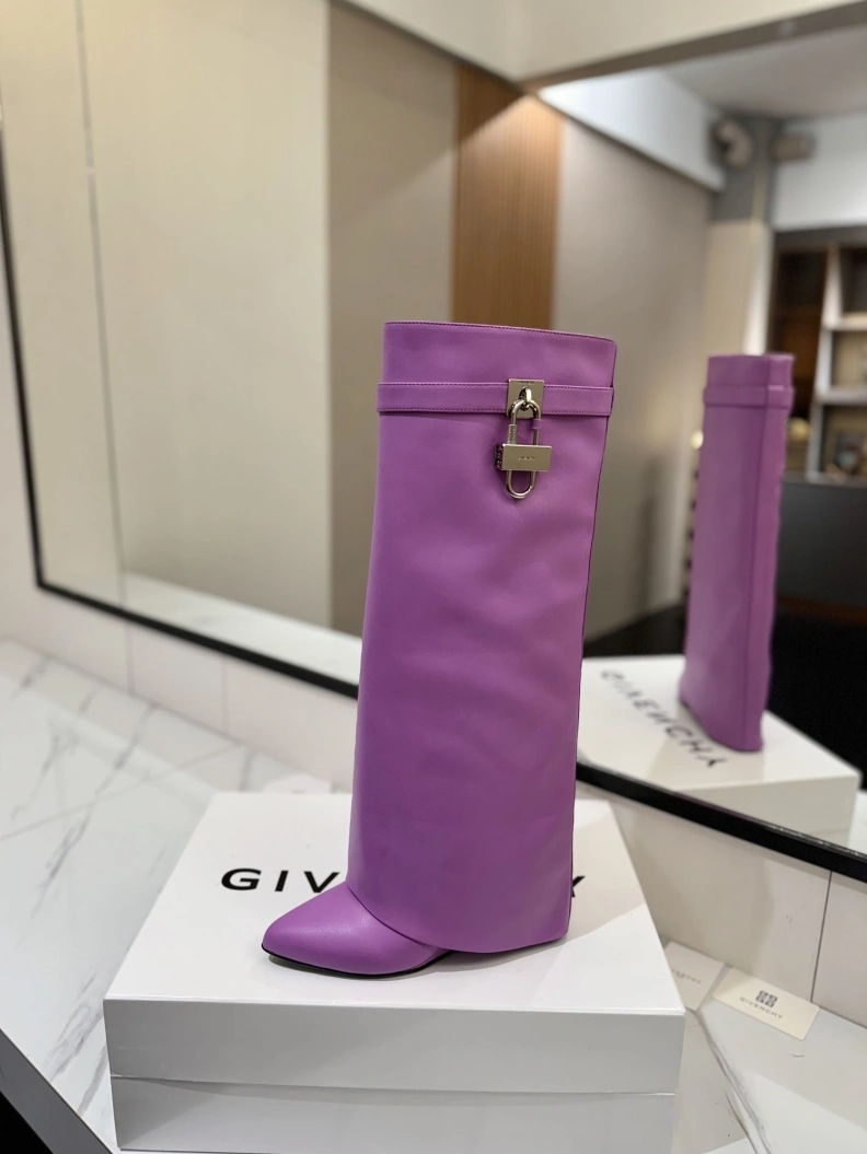 Gxvxnchy Boots SportInspired 153211