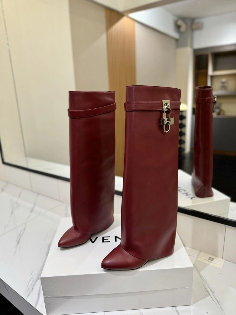 Gxvxnchy Boots Compact 153200