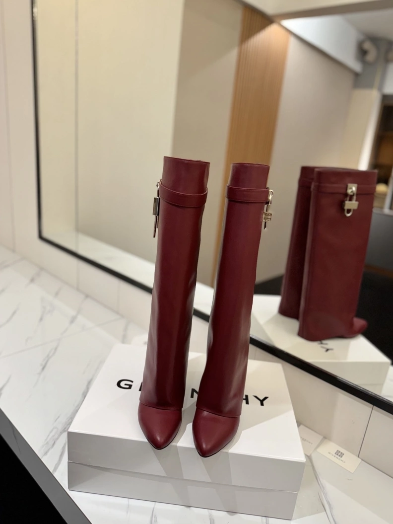Gxvxnchy Boots Compact 153200