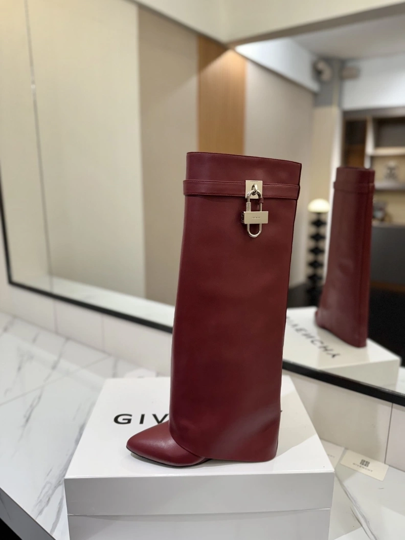 Gxvxnchy Boots Compact 153200