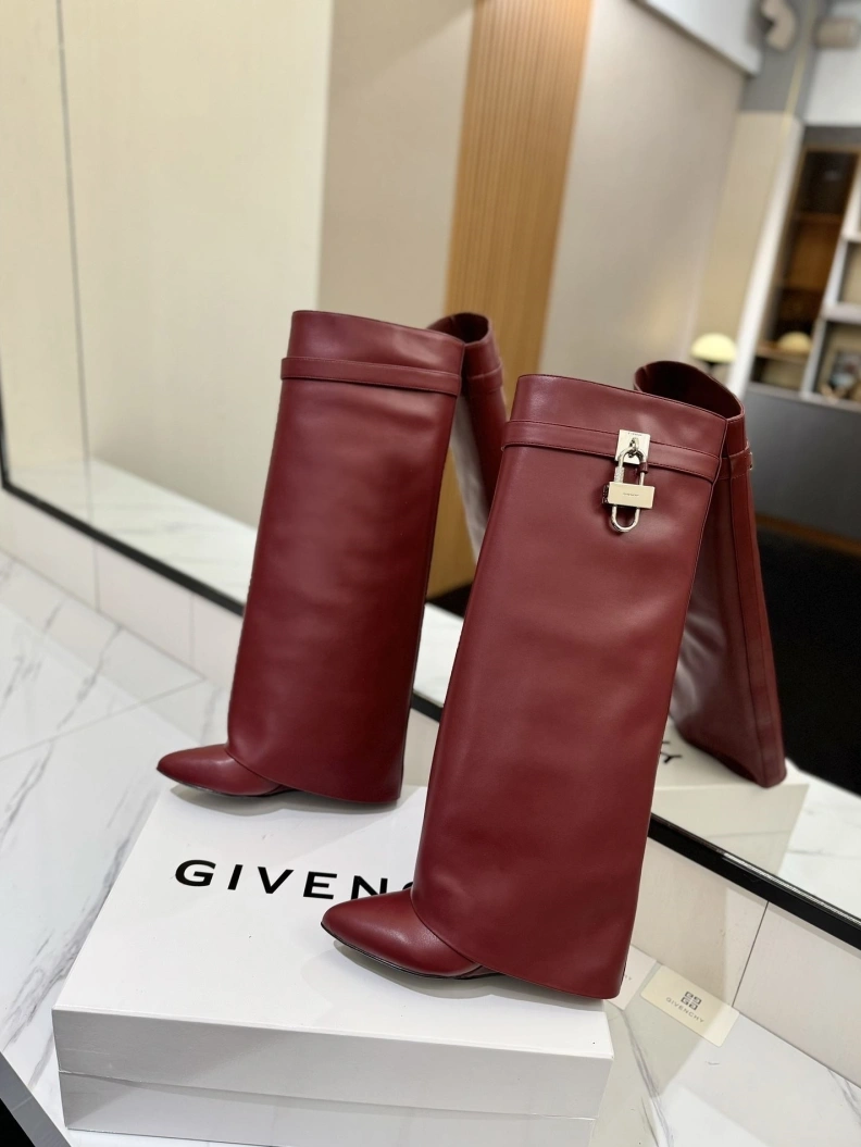 Gxvxnchy Boots Compact 153200