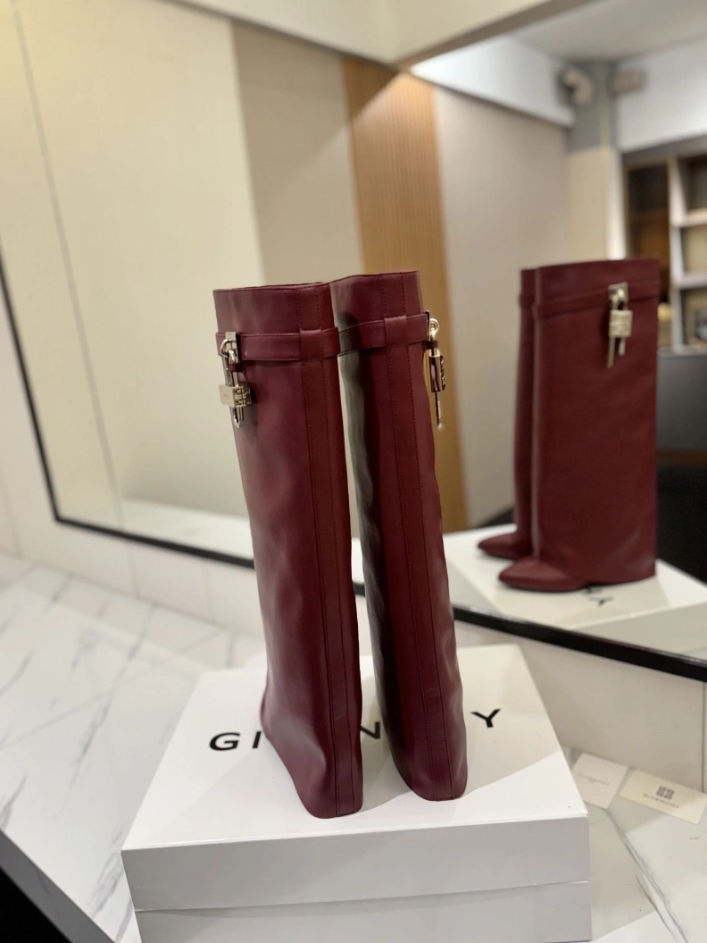 Gxvxnchy Boots Compact 153200