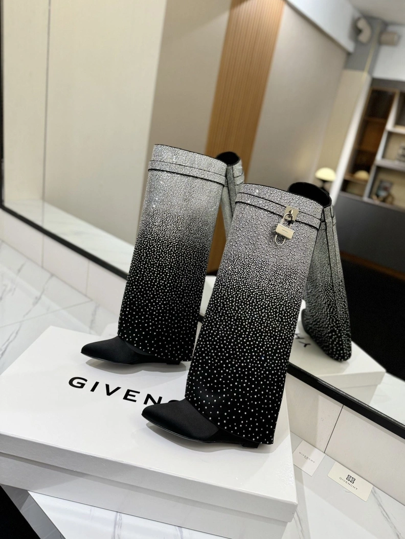 Gxvxnchy Boots EasyMatch 153205