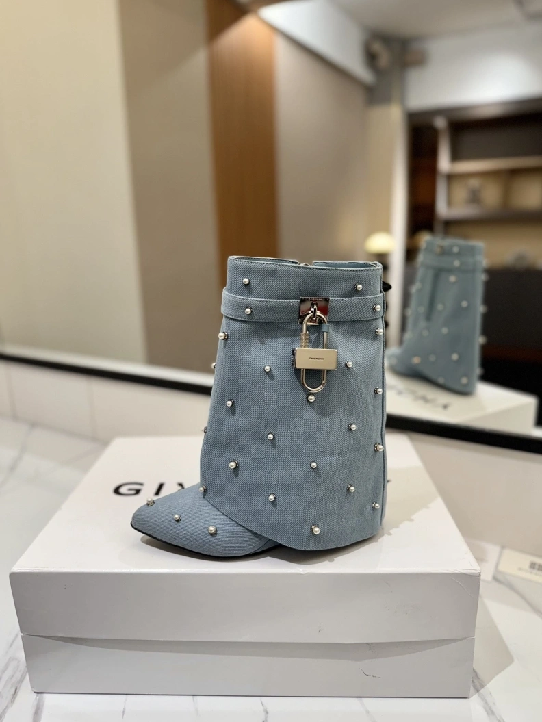 ModernLook Gxvxnchy Boots 153195
