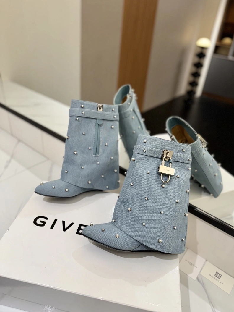 ModernLook Gxvxnchy Boots 153195
